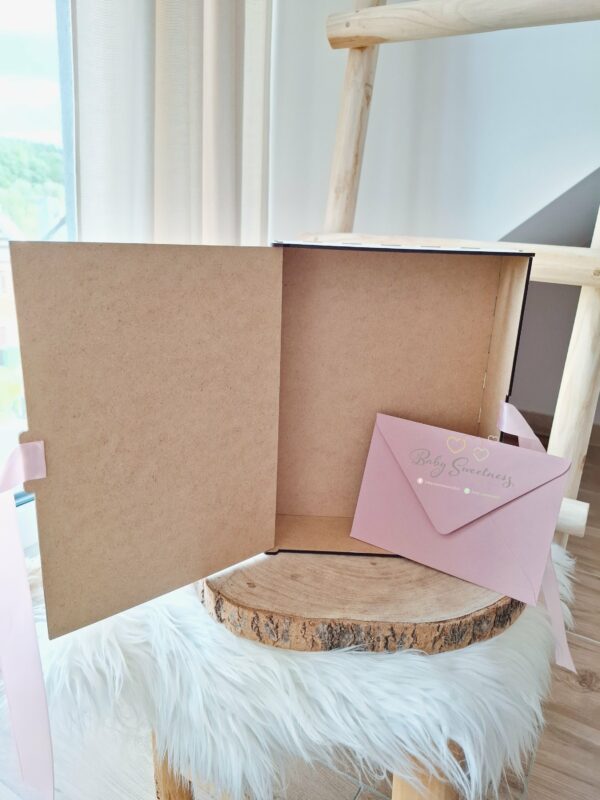 Urne à enveloppes en bois personnalisée – Image 5