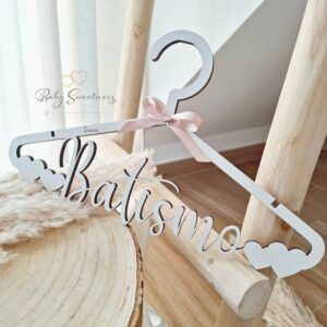 Cintre en bois personnalisé