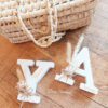 Lettres en bois et fleurs séchées – Image 5