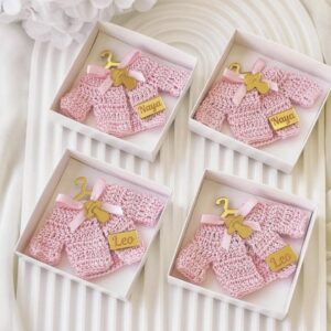 Mini vestes brodées