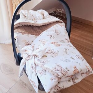 Nid d'ange avec ouvertures maxicosi