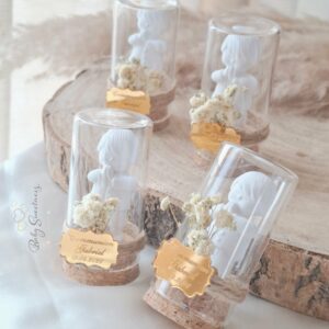 Petit garçon/fille priant cloche en verre