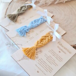 Porte-clés en macramé + carte en bois