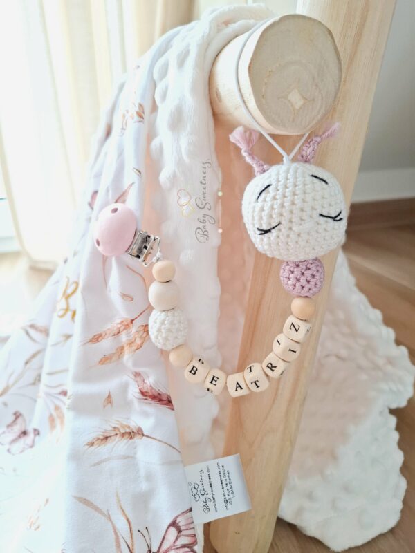 Attache tétine Papillon en crochet