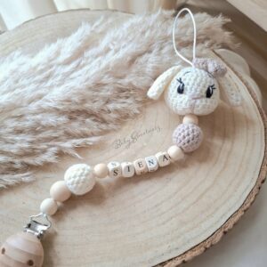 Attache tétine lapin en crochet