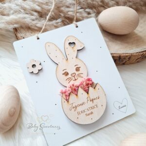 Plaque lapin avec fleurs séchées