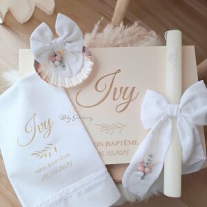 Coffret de Baptême Lin fleurs brodées à la main