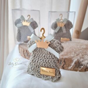 Mini robes brodées avec boîte