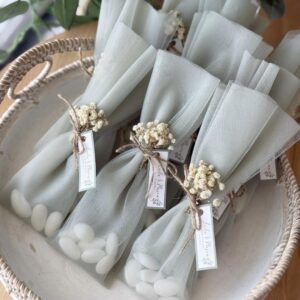 Bonbonnière amandes et fleurs séchées