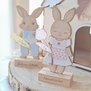 Lapin de pâques sur socle